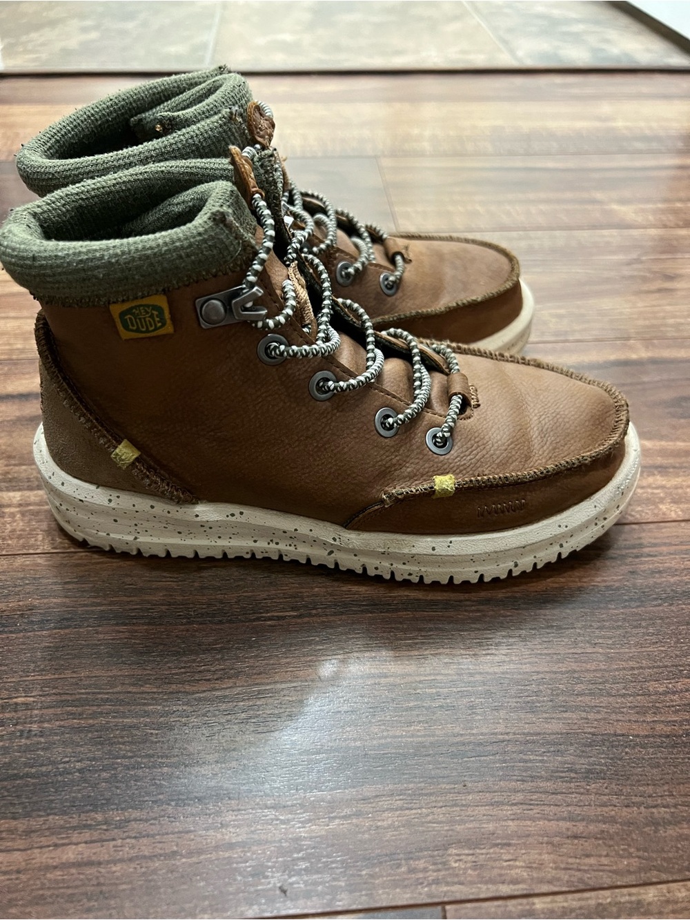Hey dude Brown Leather Chukka Boots with Olive Knit Collar